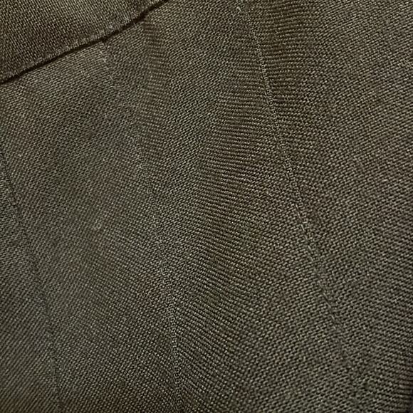 Chic Black Pleated Skirt. 13-14. - Picture 4 of 4